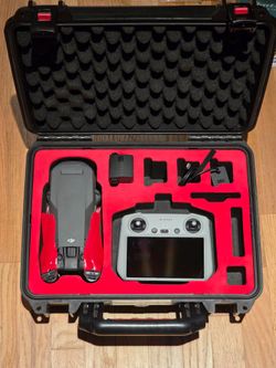 DJI - Mavic 3 Pro Drone and RC Remote Control with Built-in Screen