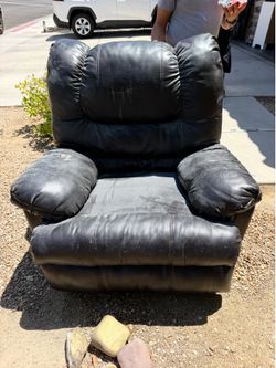 USED FREE RECLINERS FOR SALE YOU MUST PICK UP