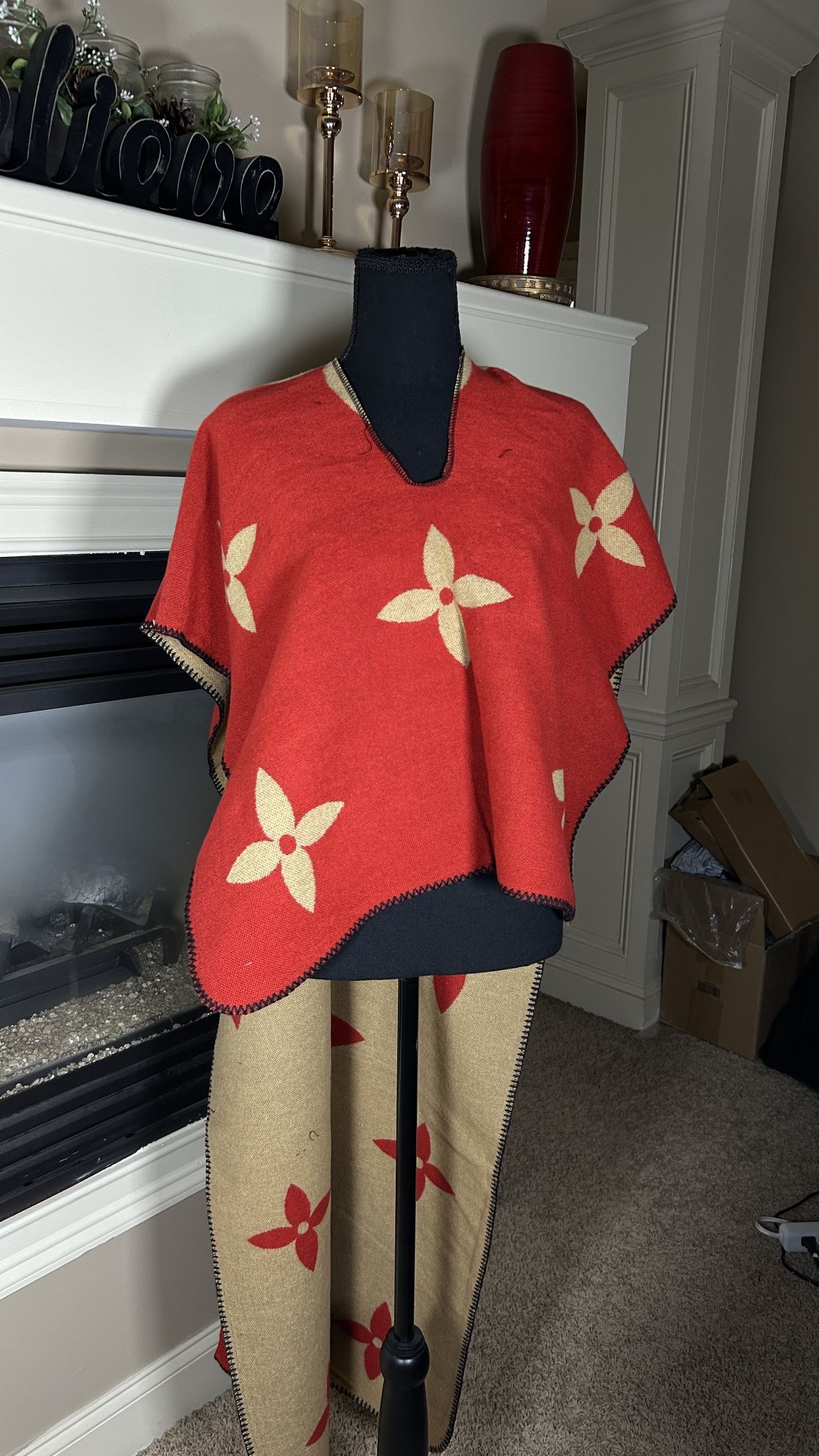Red and cream poncho #winteraccessories
