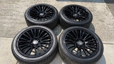 18 INCH DCENTI NEW RIMS AND TIRES 5 lug
