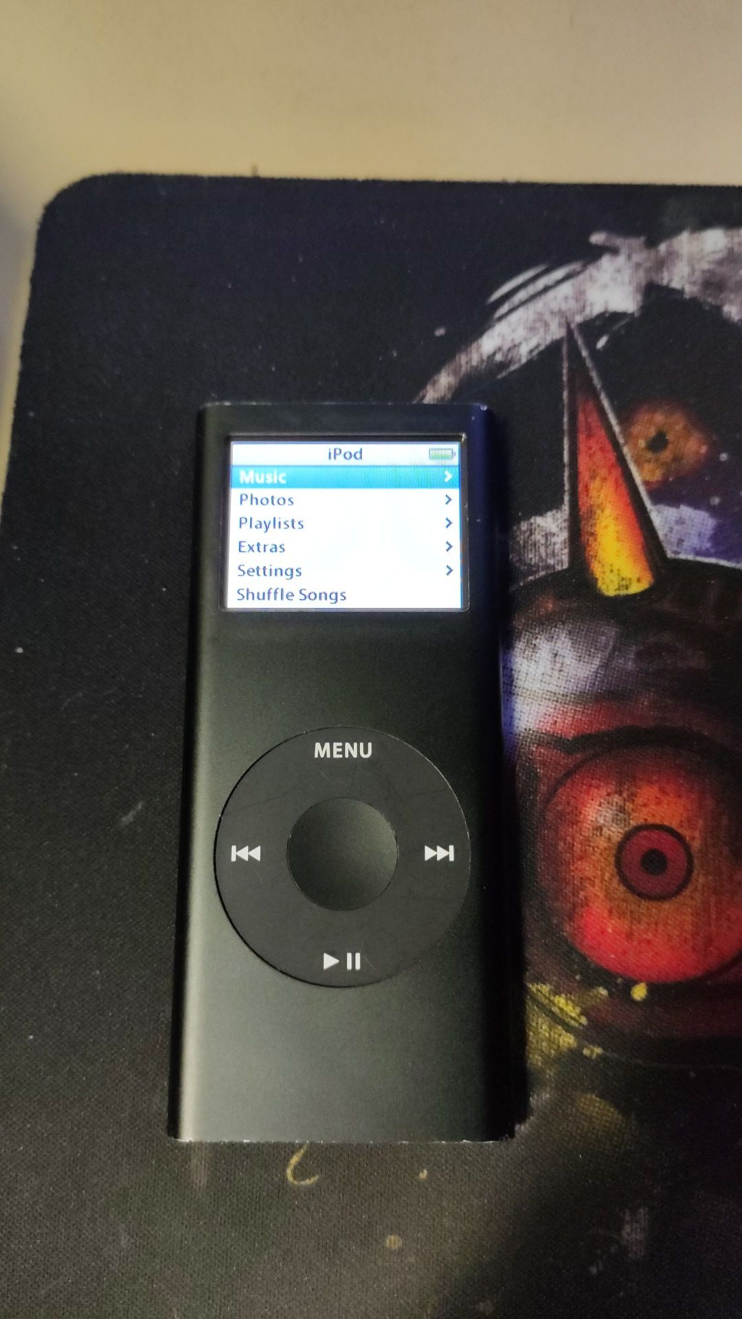 Apple iPod Nano Gen 2 8GB with charge/sync cable