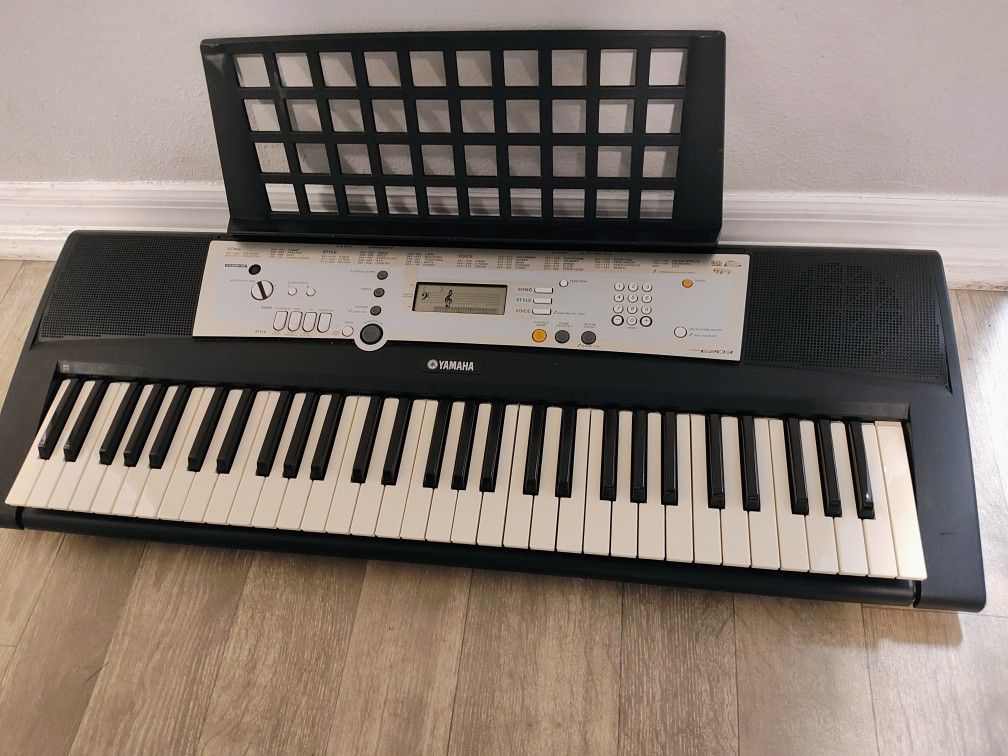 Yamaha PSR-E203 - 61-Note Keyboard