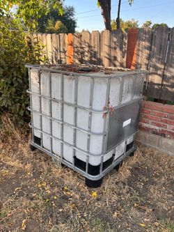 275 Gallon IBC Tote / Storage Tank