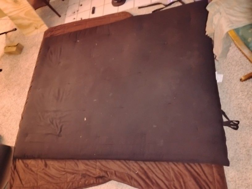 Ground Futon