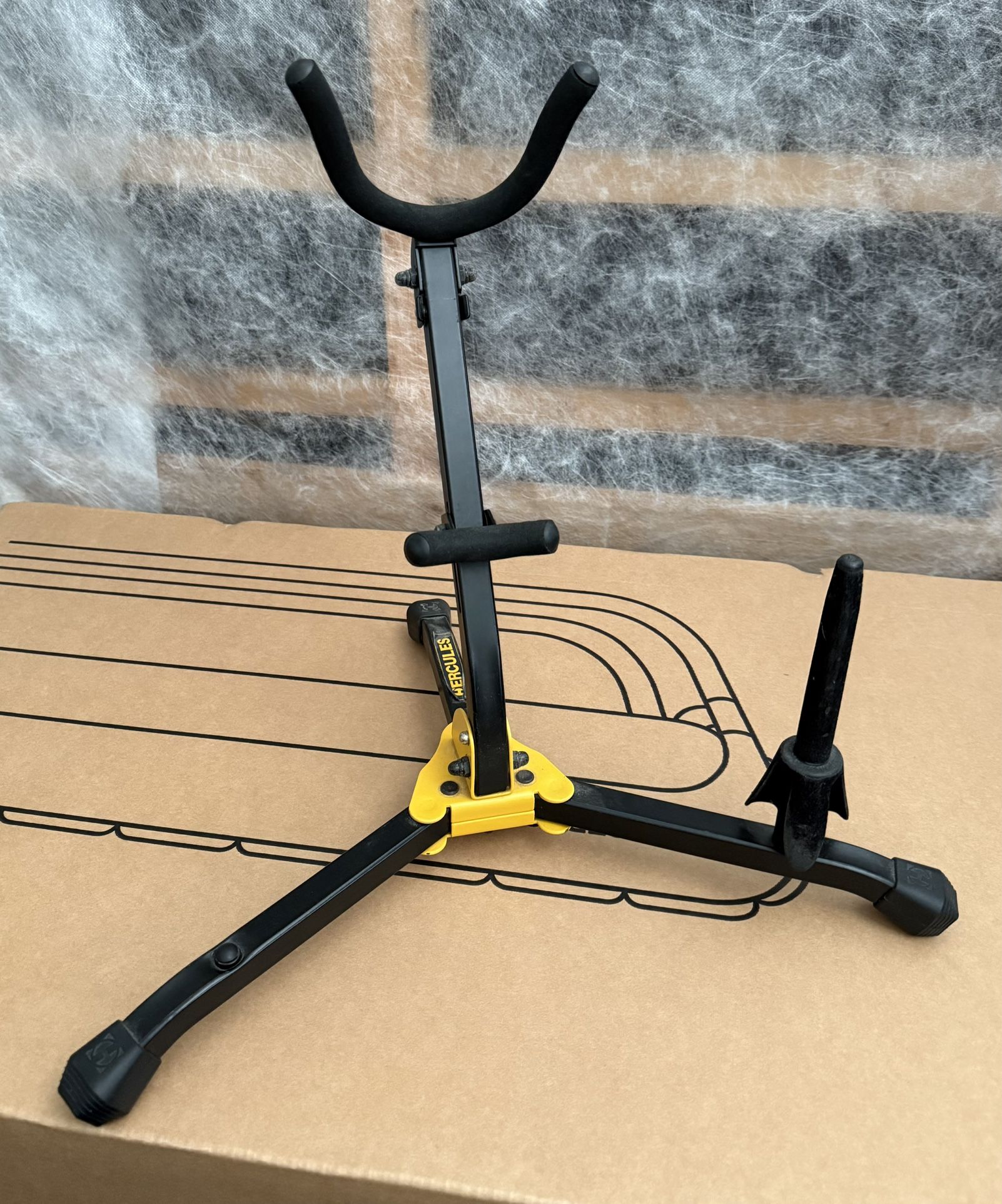 Hercules Alto/Tenor Saxophone & Flute/Clarinet Stand
