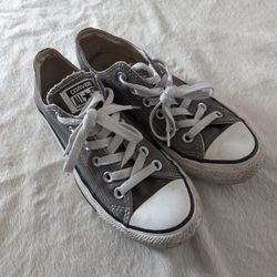 Women's converse size 6.5