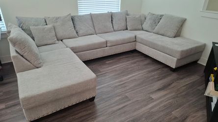 LARGE U-SHAPED SECTIONAL SOFA