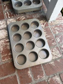 Muffin Pans Heavy Duty , 6 Pans  Available 