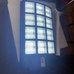 1000 Watts 1512 LED Solar Street Light With Post and Remote