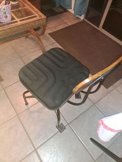 Wooden swivel chair