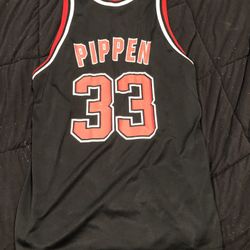 Scottie Pippen Bulls Jersey Size 48!!!