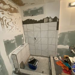 Bathroom Tube Shower And Tile 