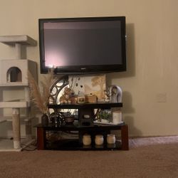 TV Stand W/ TV included 