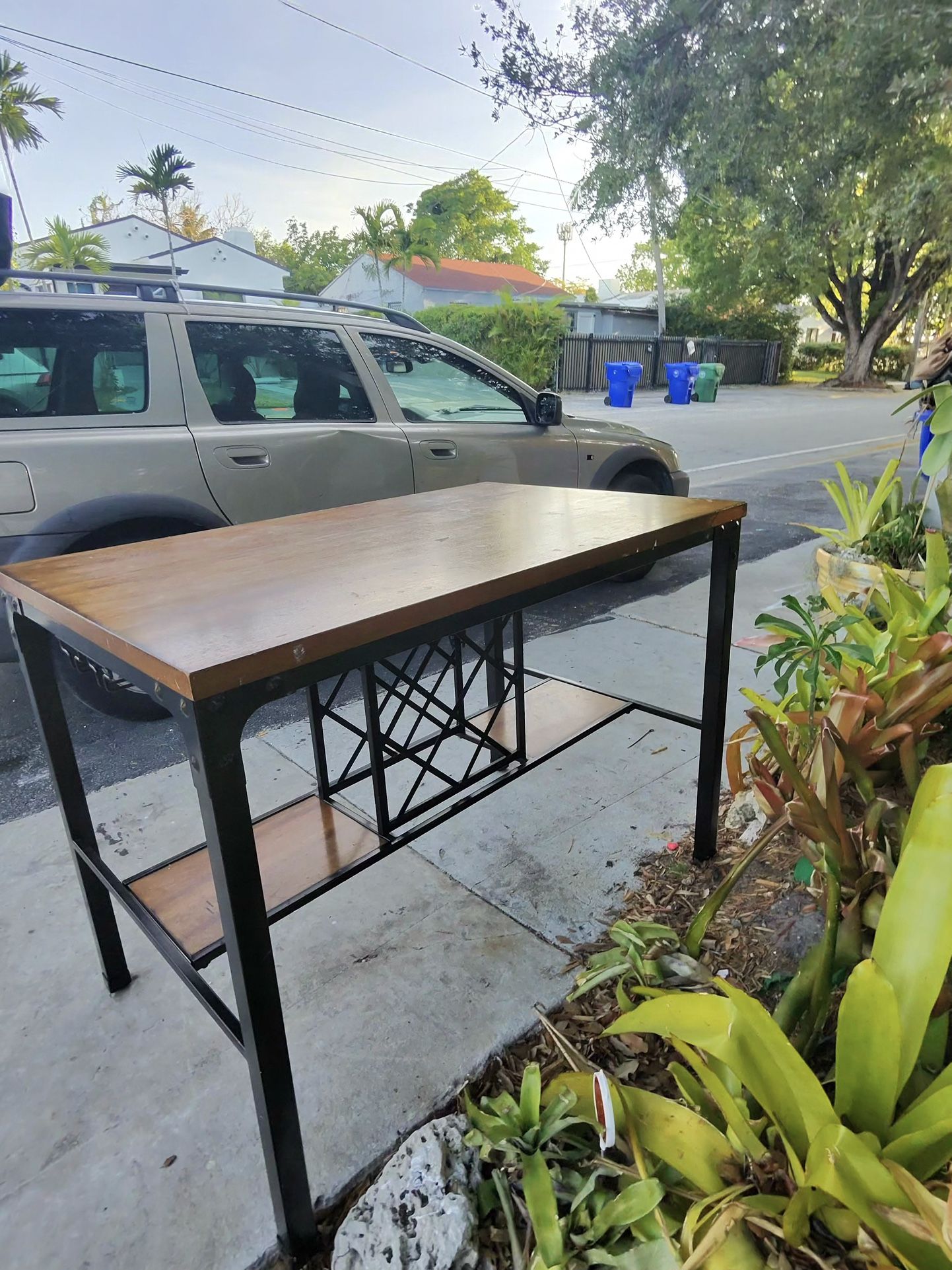 kitchen island/utility table