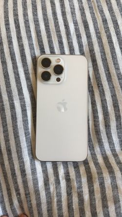 iPhone 13 Pro Silver w screen protector