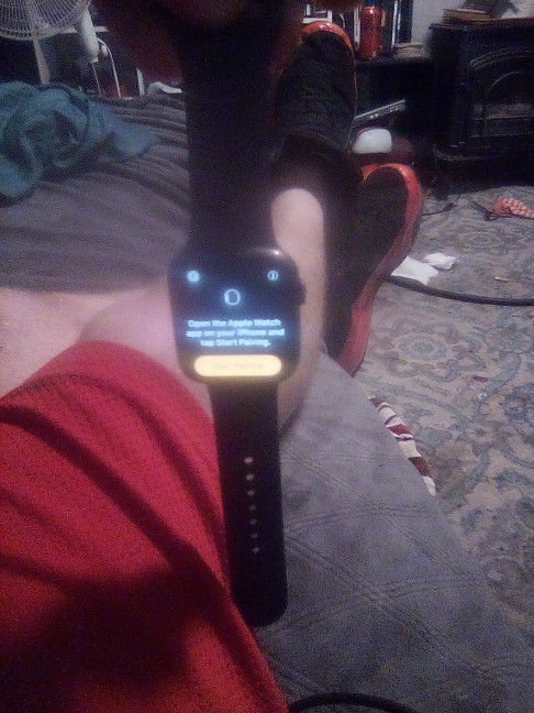 Apple Watch Series 4, 44mm In Perfect Working Condition $ 80  O.B.O