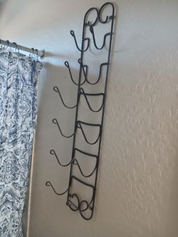 Stylish metal towel rack for bathroom