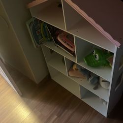 Children’s Book Shelf