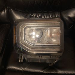 2016 gmc sierra 1500 headlight Passanger Side 240 Dlls O Mejor Oferta
