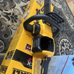 DEWALT FLEXVOLT 60V MAX 16in. Brushless Cordless Battery Powered Chainsaw no battery no charger 