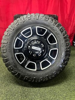 2025 Ford F-250 Platinum Super Duty 8 Lug 20 Inch OEM Wheels