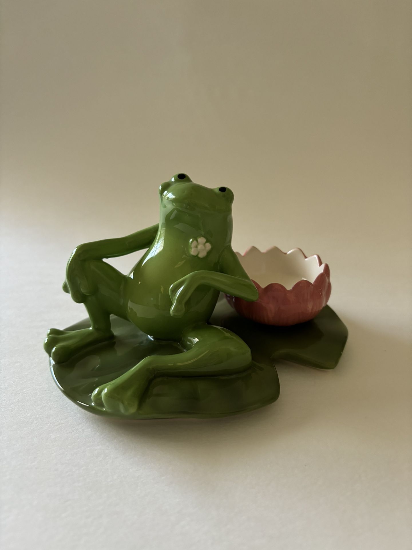 Partylite Porcelain Frog with Lily pad Tea light Candle Holder