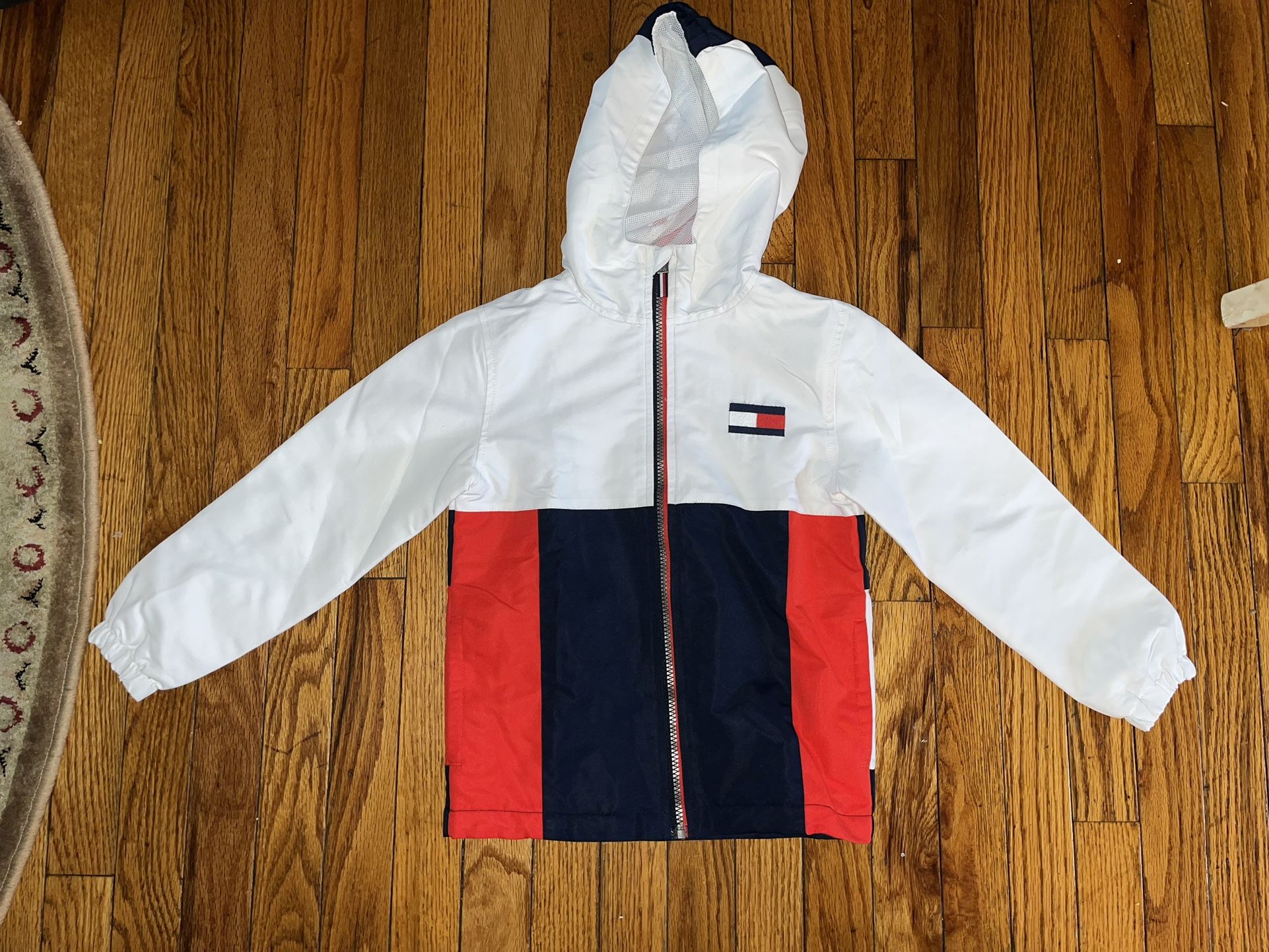 Tommy Hilfiger Boy's White u0026 Multi Color Zip Windbreaker W/ Hoodie SZ: 6  (VG) for Sale in Piscataway, NJ - OfferUp