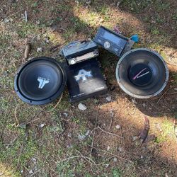 Bosnias and stereo and amplifier