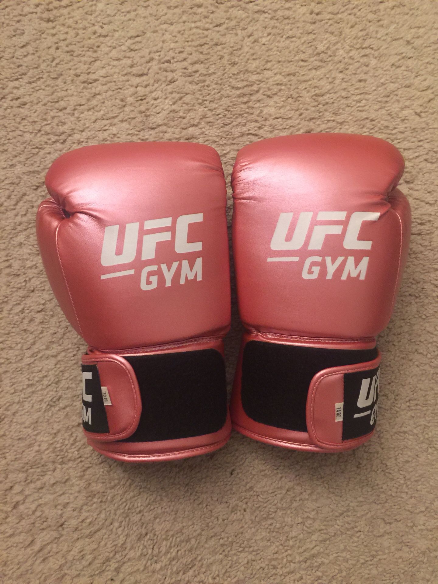 UFC Women Boxing Gloves 14oz Brand new