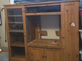 Entertainment center