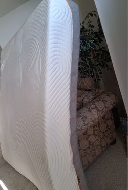 King Tempur-Pedic Bed