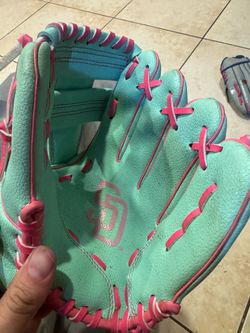 Girl Size 10 Gray Baseball Glove with Pink laces lacing