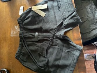 essential shorts