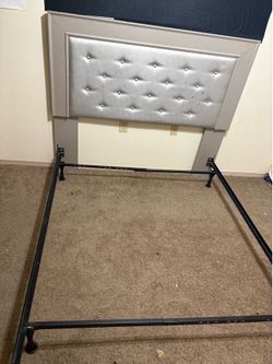 Gray queen bedframe & nightstands