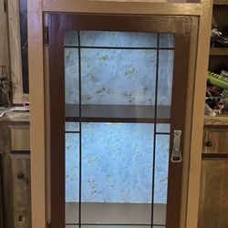 Hutch / Curio Cabinet