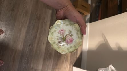 Set of 4 porcelain bowl  R.S. Prussia manufacturer.