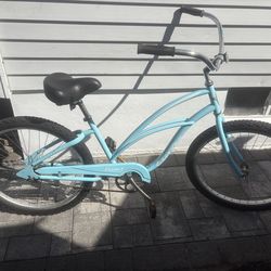 Women’s Electra Beach cruiser