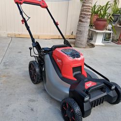 Milwaukee M18 Fuel 21" self propelled mower tool only no bag