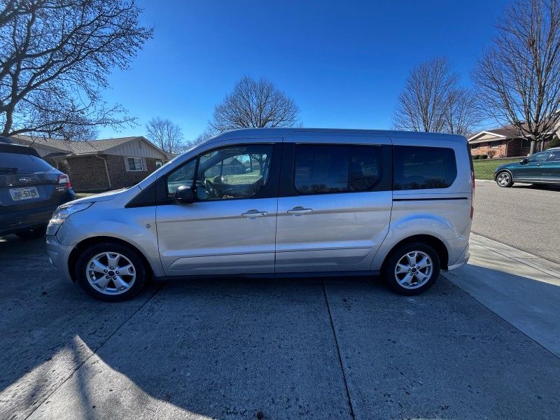 Ford Transit Connect Passenger XLT Minivan
