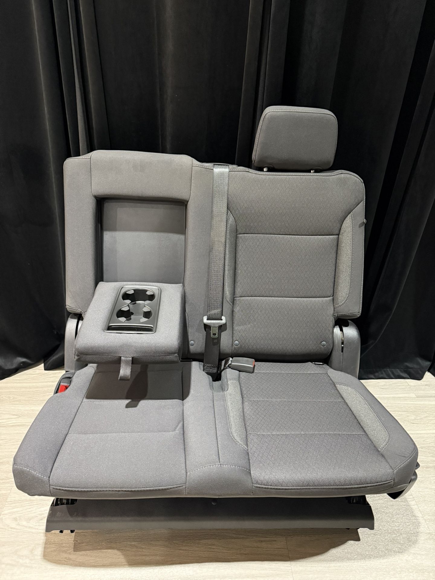 2021–2025 Chevy Tahoe / Suburban / Yukon 2nd Row Bench Seat – Excellent Condition (3 Available)