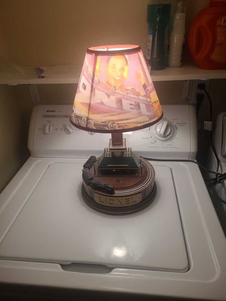 Vintage Lionel Train Lamp Still Works