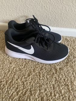 Womens Size 6 Nikes