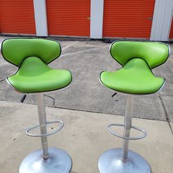 SUPER COOL RETRO BAR STOOLS😃😍Adjustable Height💯360°Swival🙃DONT WAIT🏃🏼‍♀️🏃🏽SAVE NOW! OBO