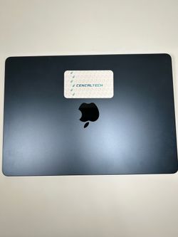 2022 MacBook Air 13.6” M2 16gb Memory 256gb Storage 7/10 Great Condition #0527