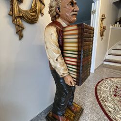 Very  Beautiful nice 26 years old statue 6 feet tall