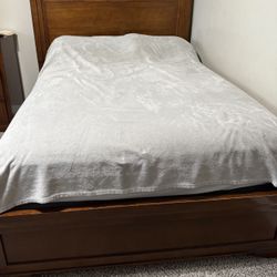 Queen Size Bed Set