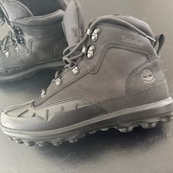 Size 7 Blk Timberlands 