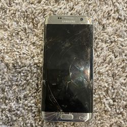 Cracked Galaxy S7 Edge 