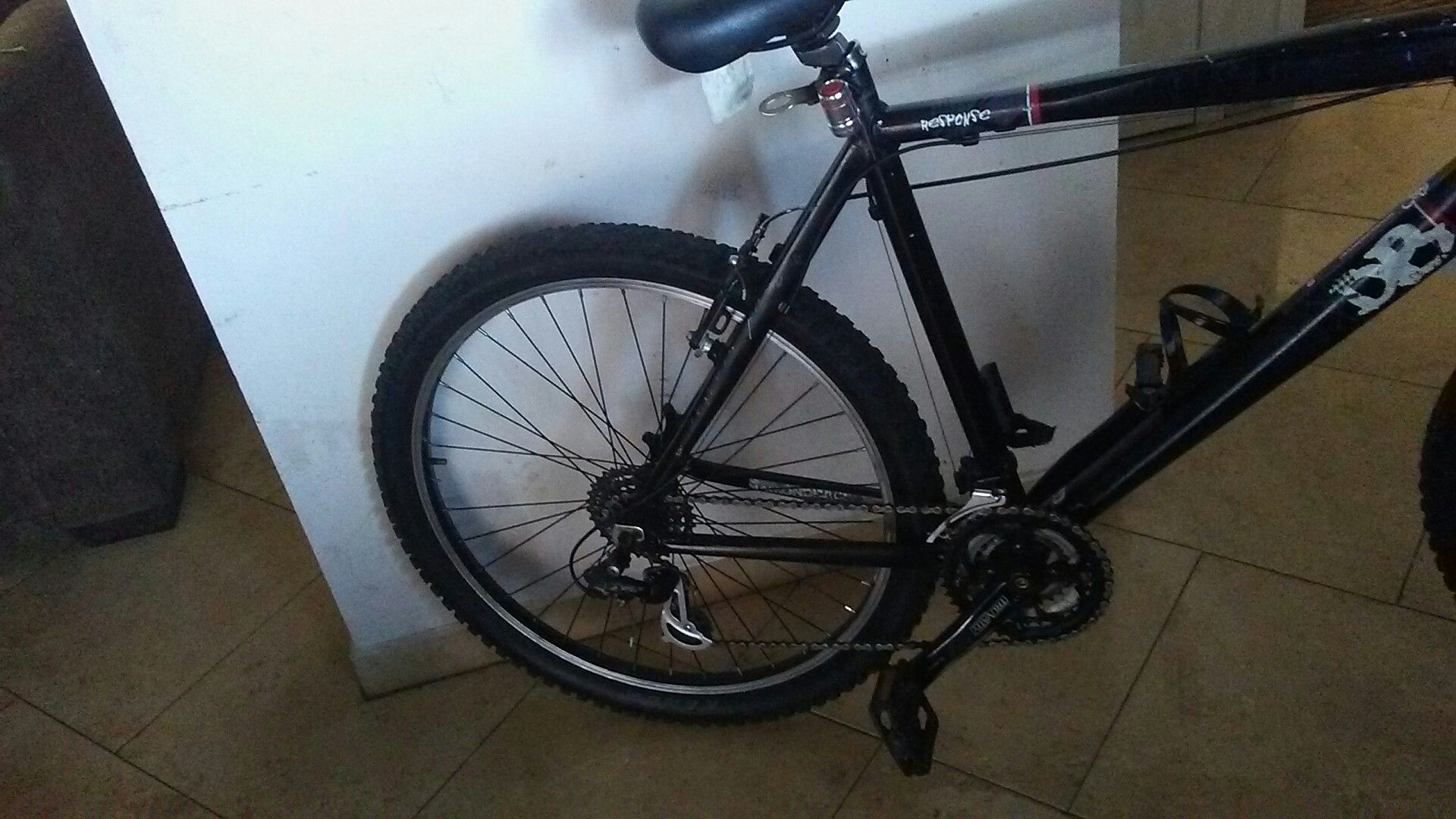 Diamondback response mountain bike in great condition only asking $150 or best offer