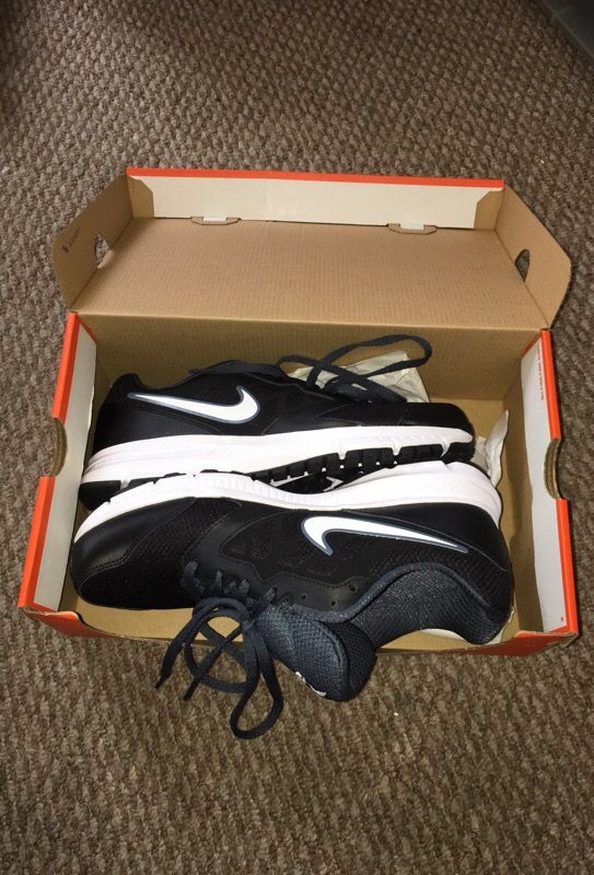 Size 8 Nike downshifters